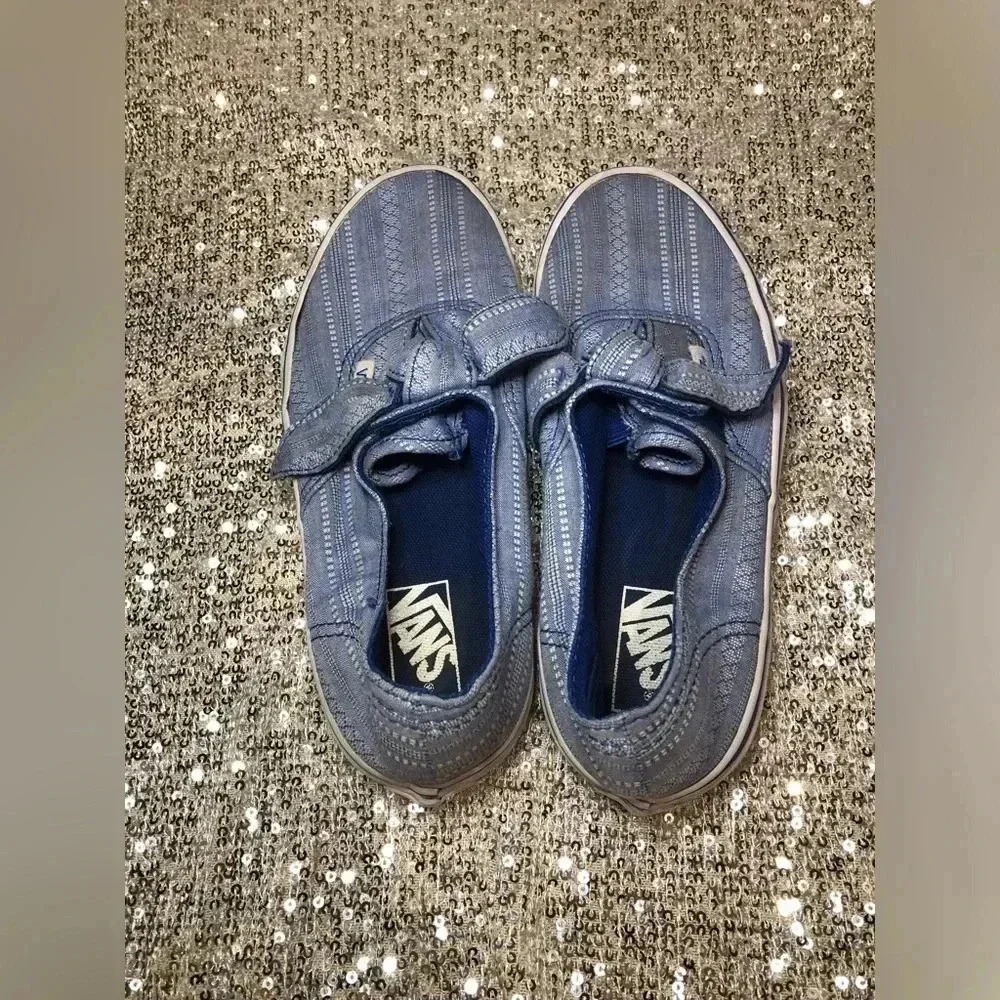 Vans size 2 kids slip on shoes with a bow - Picture 4 of 13